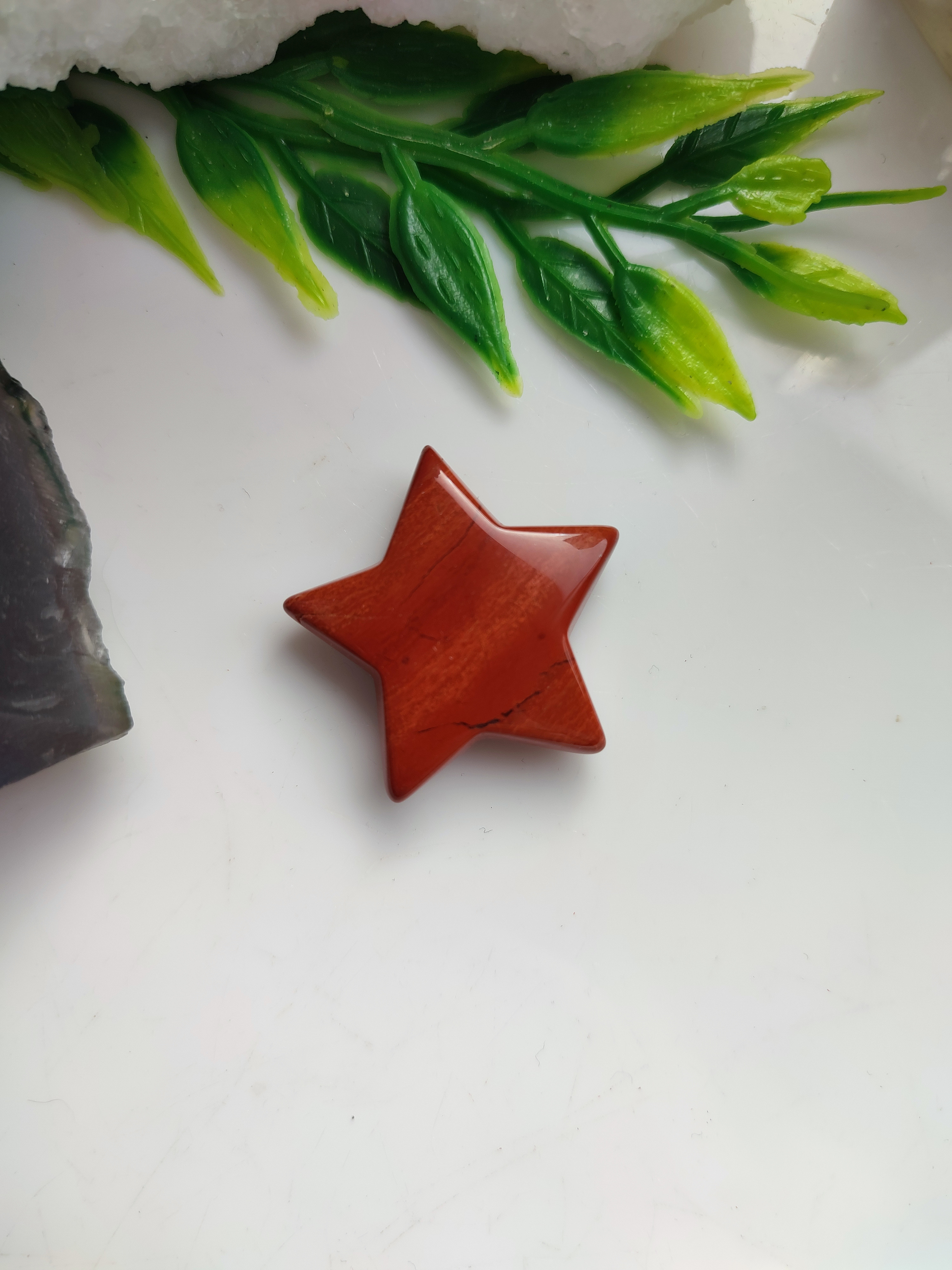 JASPIS ČERVENÝ hvězdička 3cm