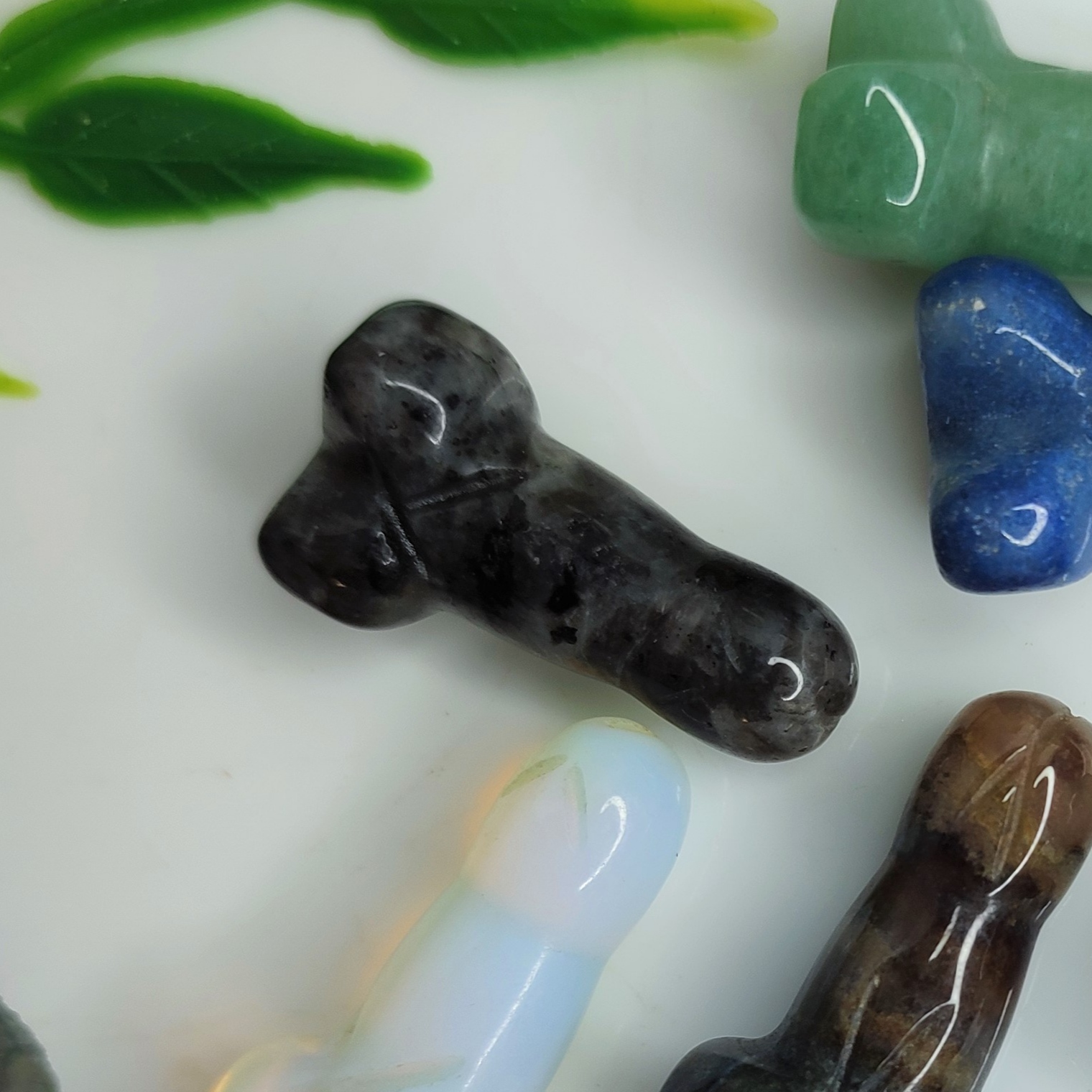 MINI úd z minerálu 3cm - různé druhy