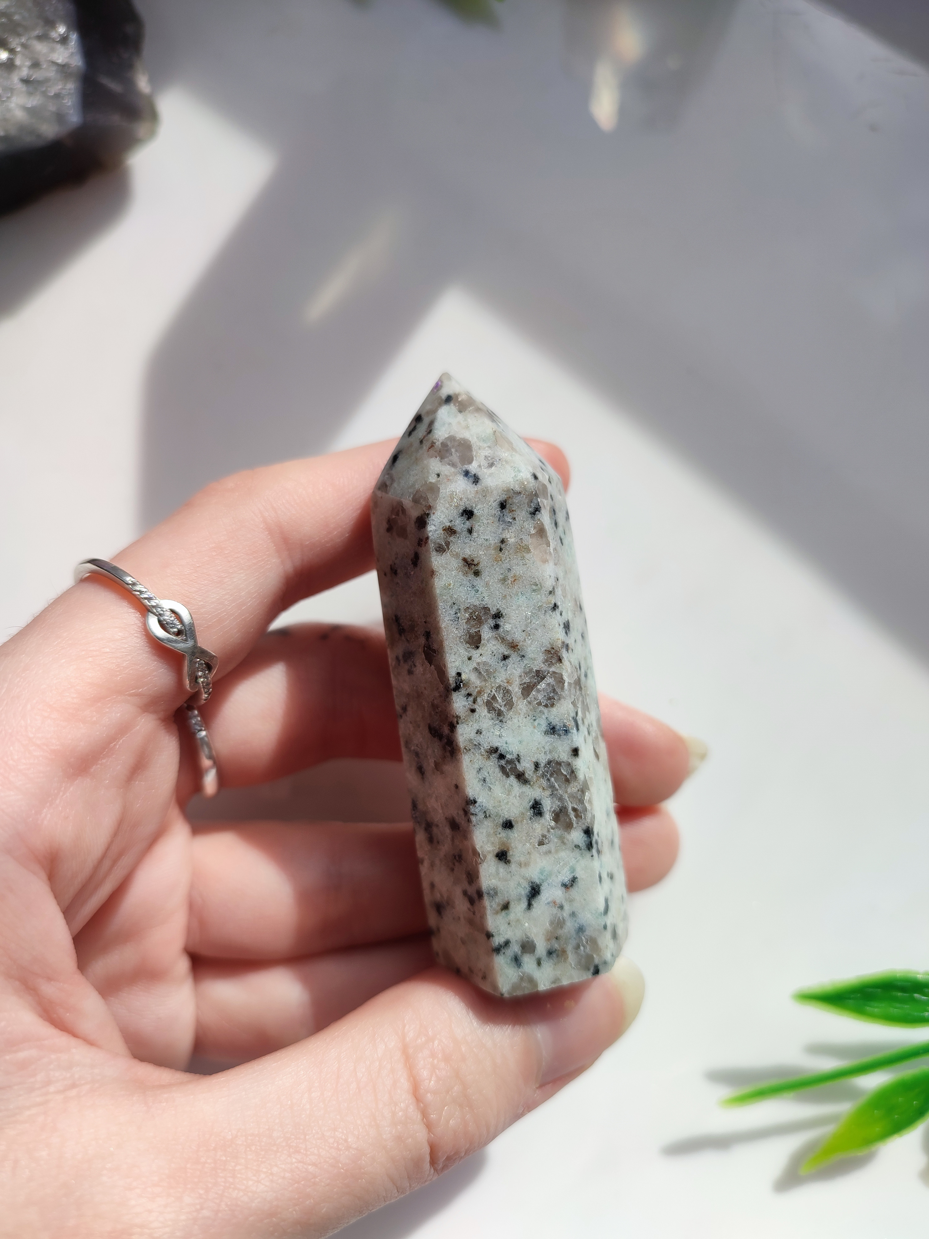 KIWI JASPIS obelisk č.2 57g