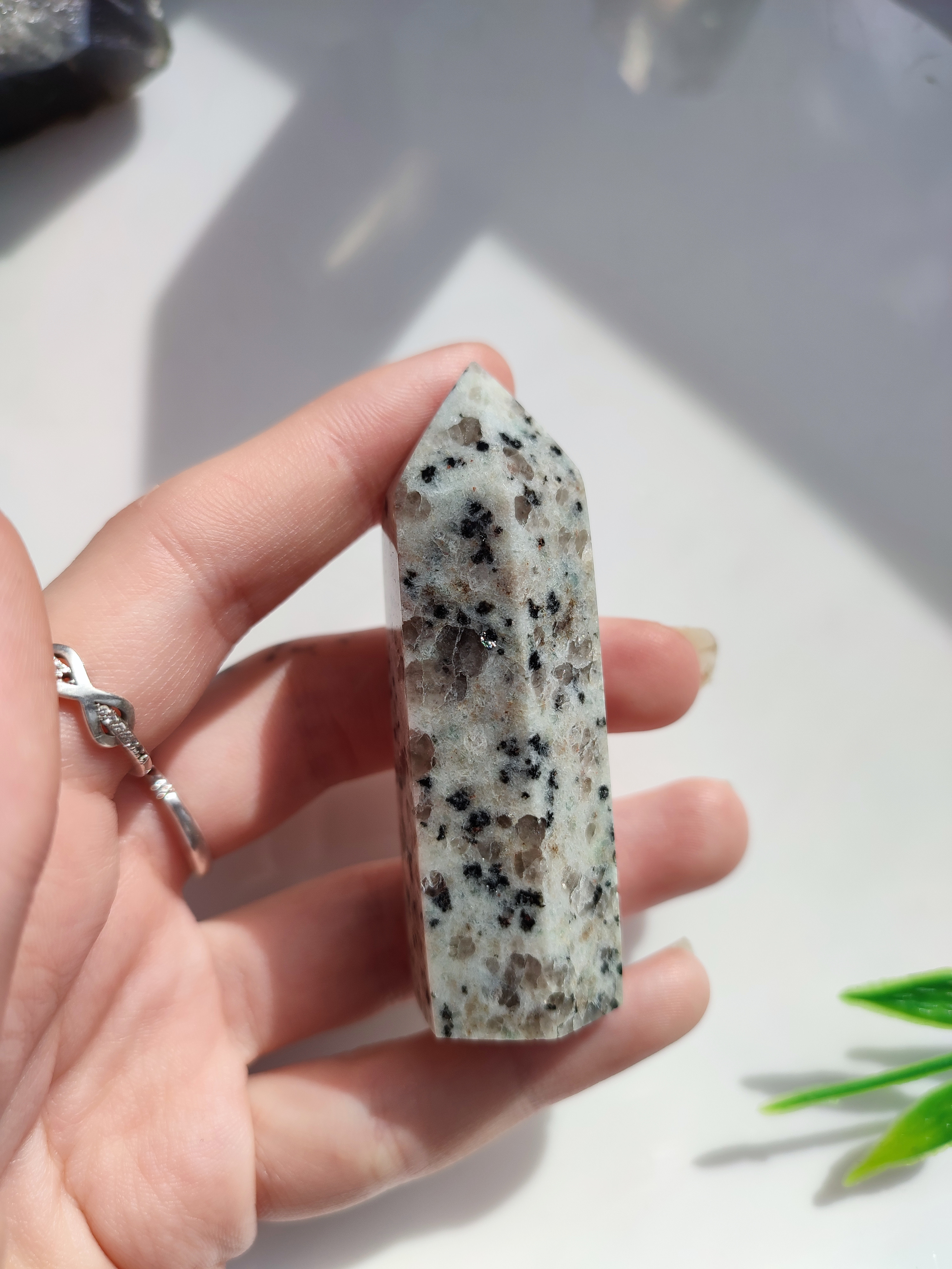 KIWI JASPIS obelisk č.2 57g