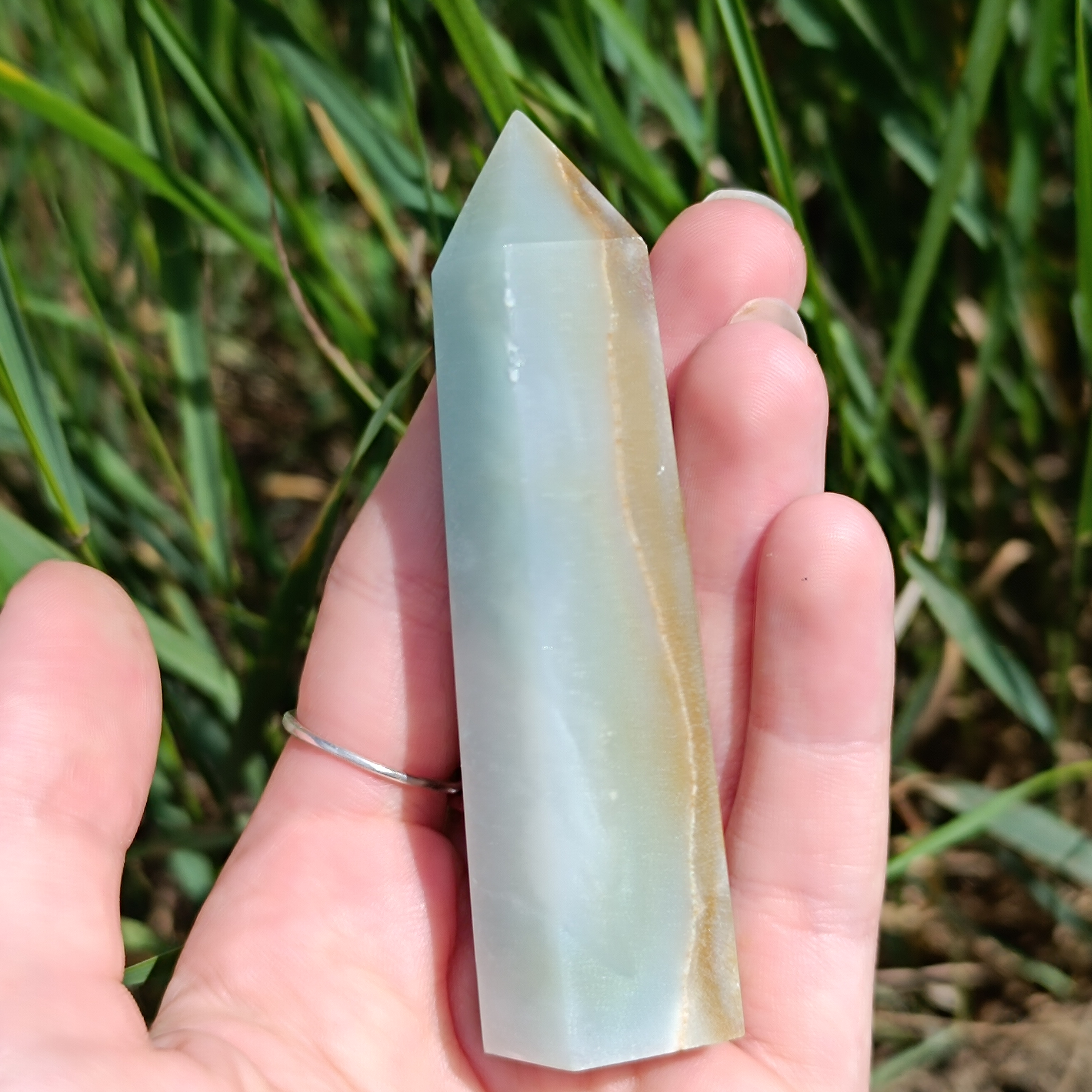 SKY BLUE KŘEMEN obelisk č. 1 85,9g