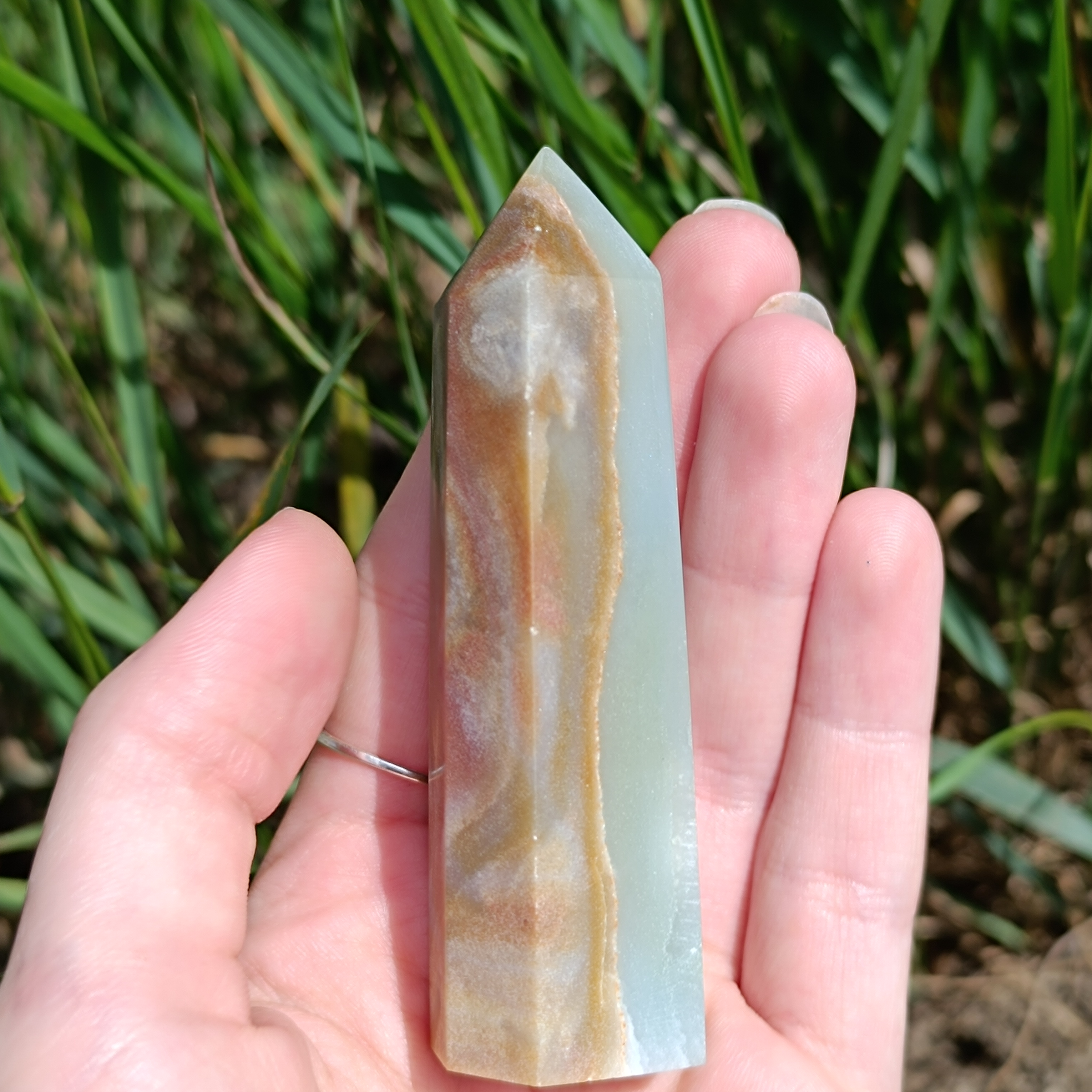 SKY BLUE KŘEMEN obelisk č. 1 85,9g