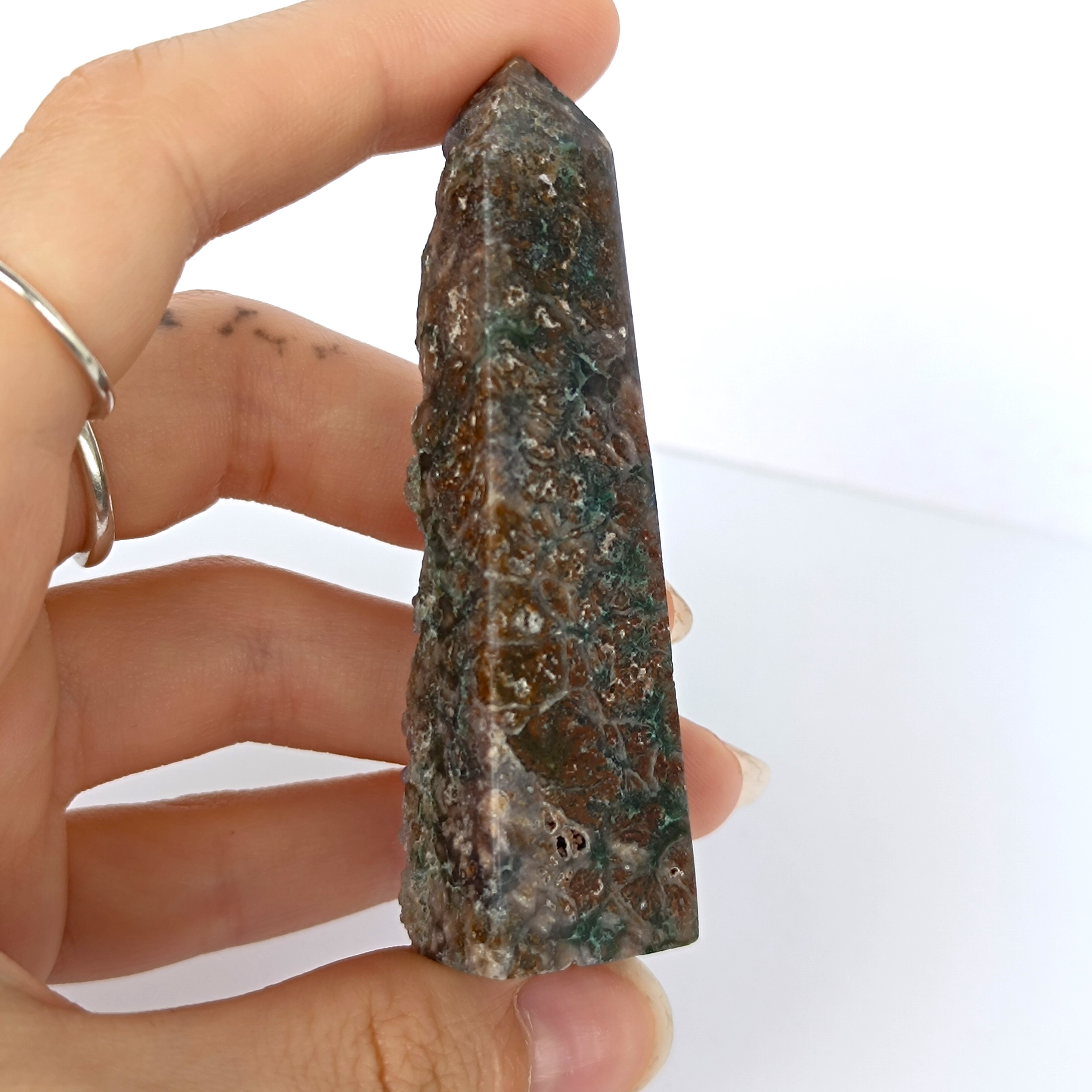 ACHÁT HROZNOVÝ obelisk polosurový č.18 40g