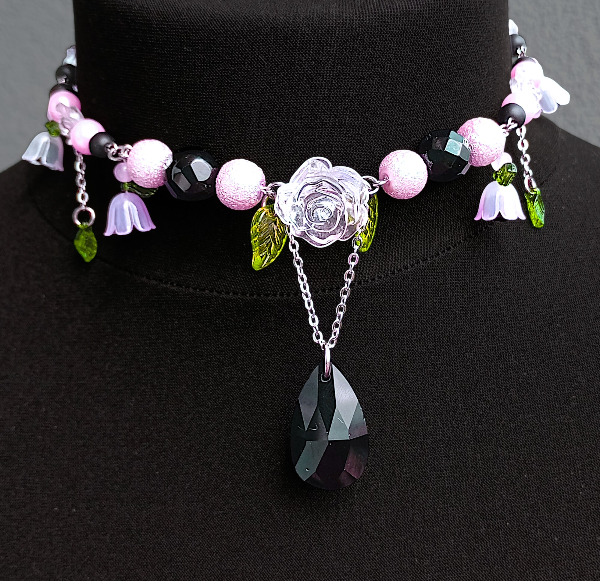 NÁHRDELNÍK "Blush Enchantress" Chirurgická ocel - Růženín