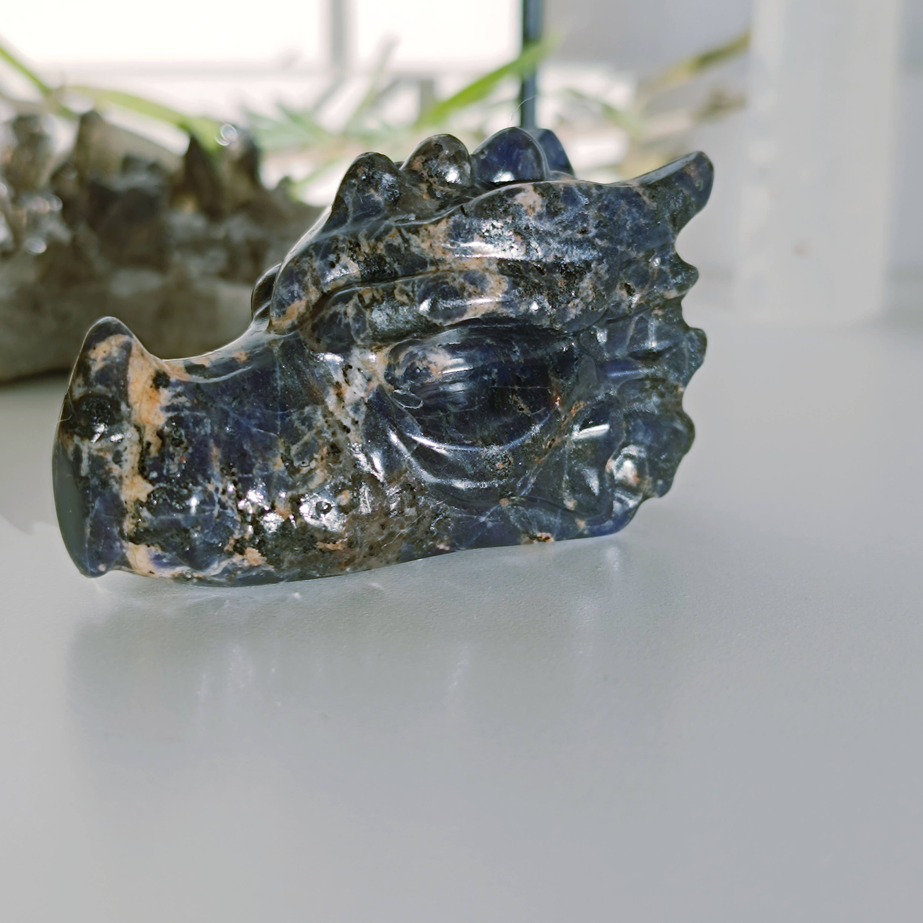SODALIT dračí hlava - 6cm