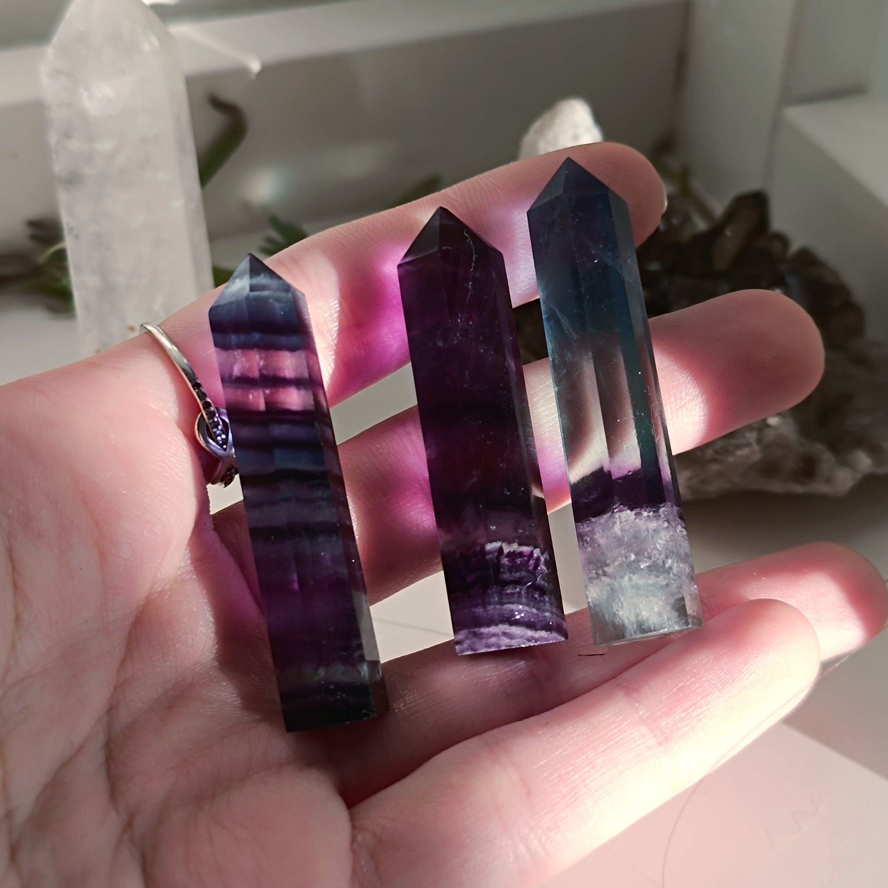 FLUORIT střední obelisk 5-6cm