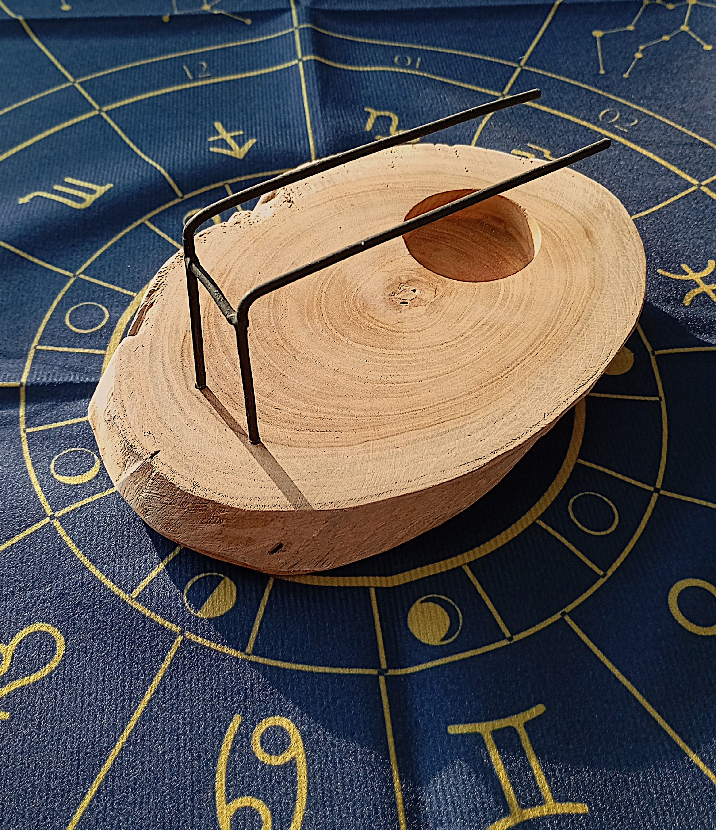 Designový stojan na Palo Santo – Přírodní dřevo Gamal